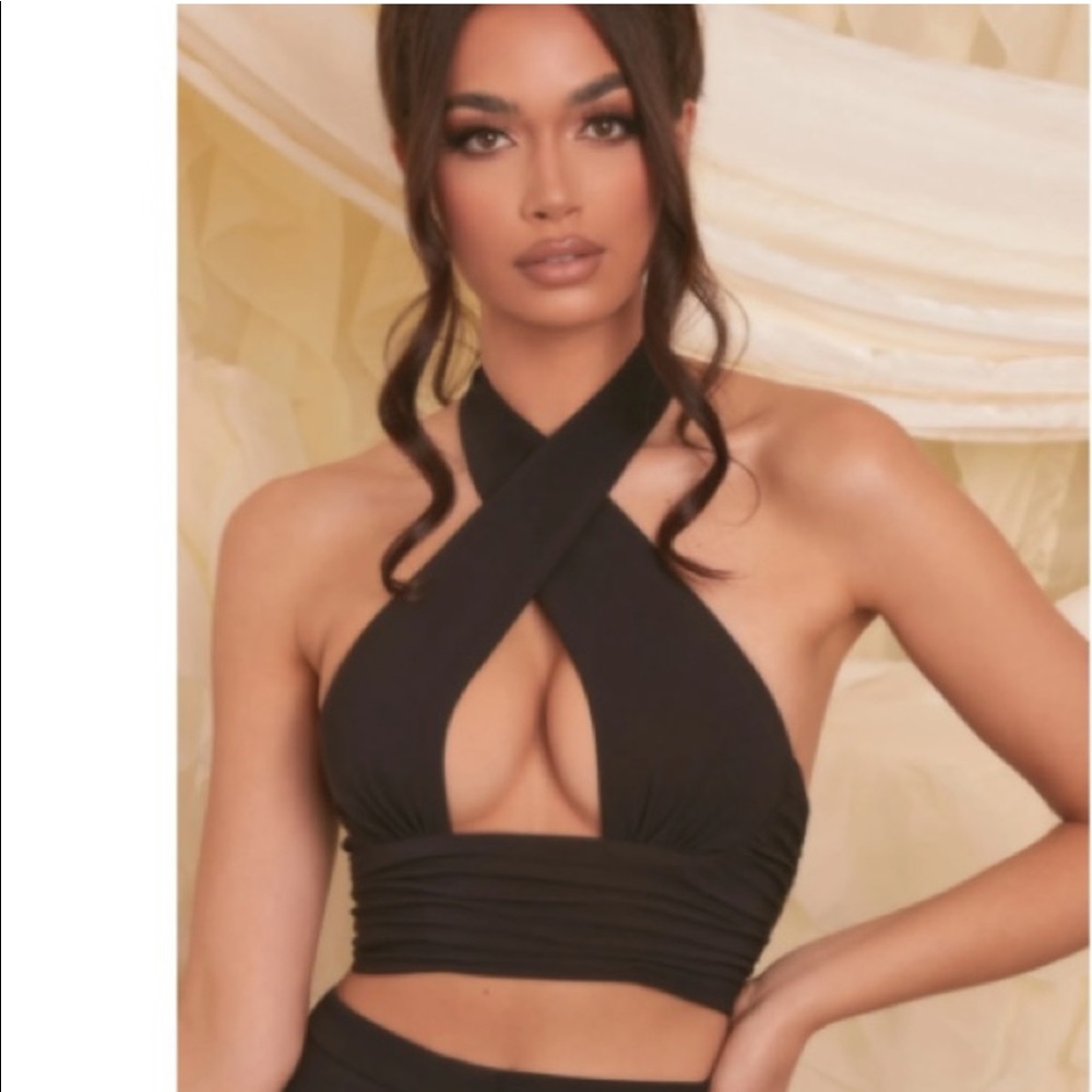 Criss cross Oh polly top 🖤